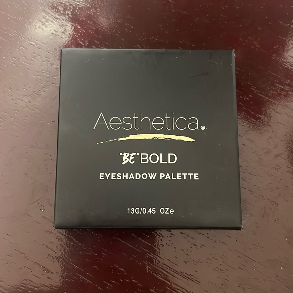 Aesthetica be bold eyeshadow pallet